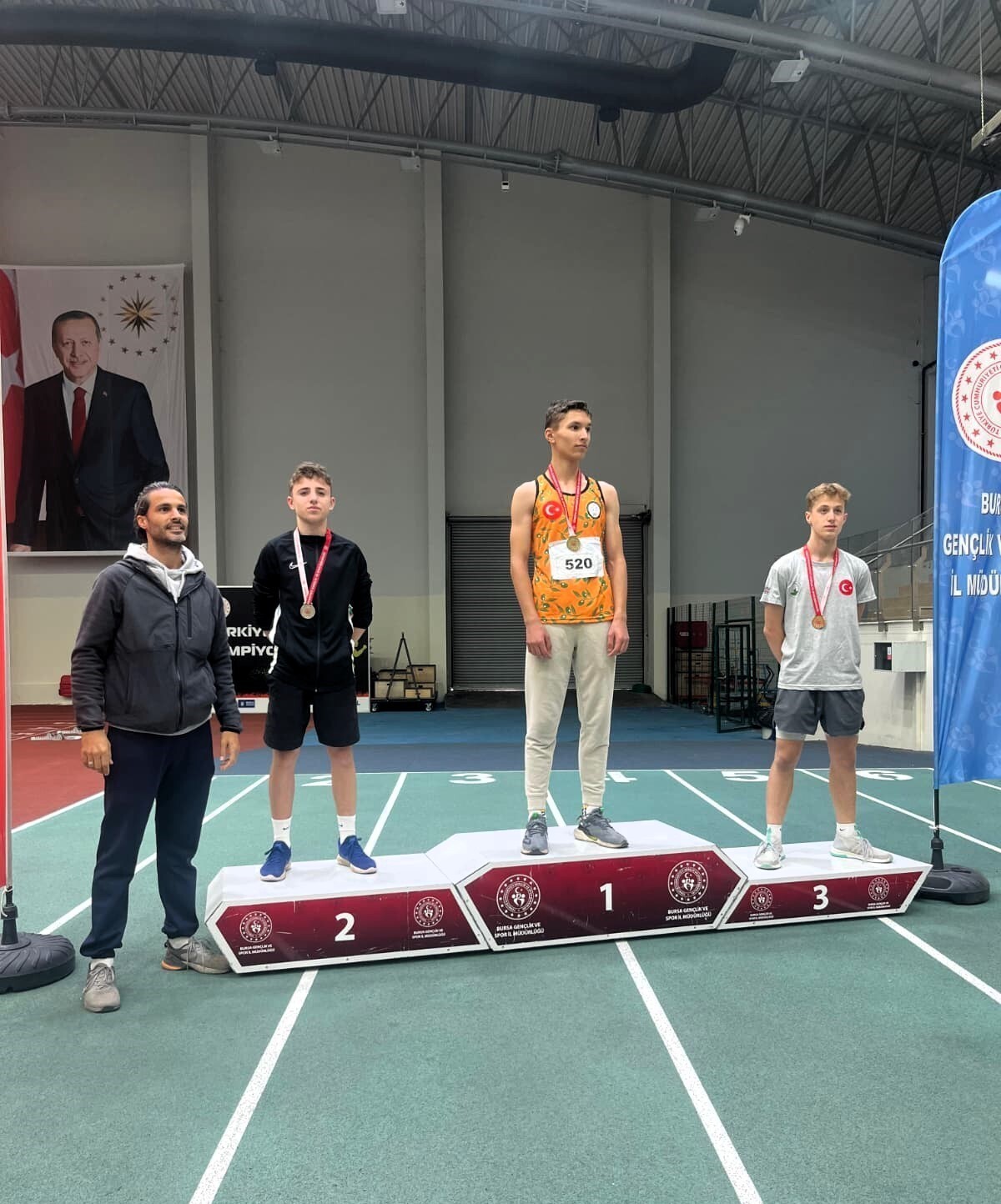 OSMANGAZİ BELEDİYESPOR ATLETİZM TAKIMI SPORCULARI, MERHUM ZİYA ERTAN ALAÇAM VE HASAN ŞEKER SALON...