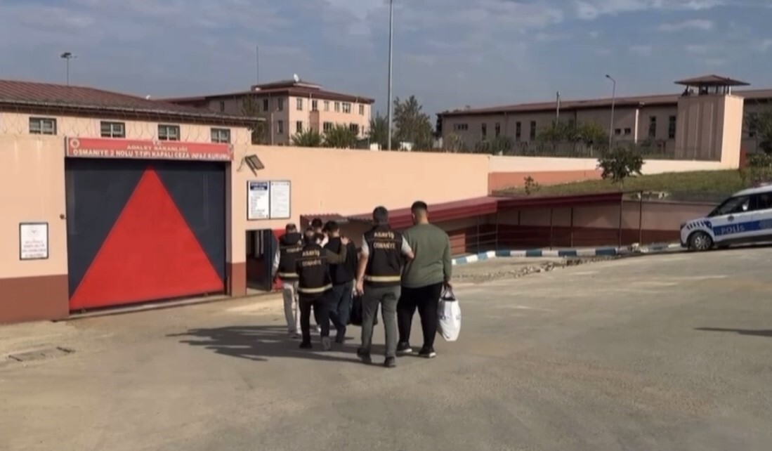 OSMANİYE’DE HUSUMETLİLERİ TARAFINDAN KURULAN PUSUDAN SİLAHIN TUTUKLUK YAPMASI NEDENİYLE KURTULDU...