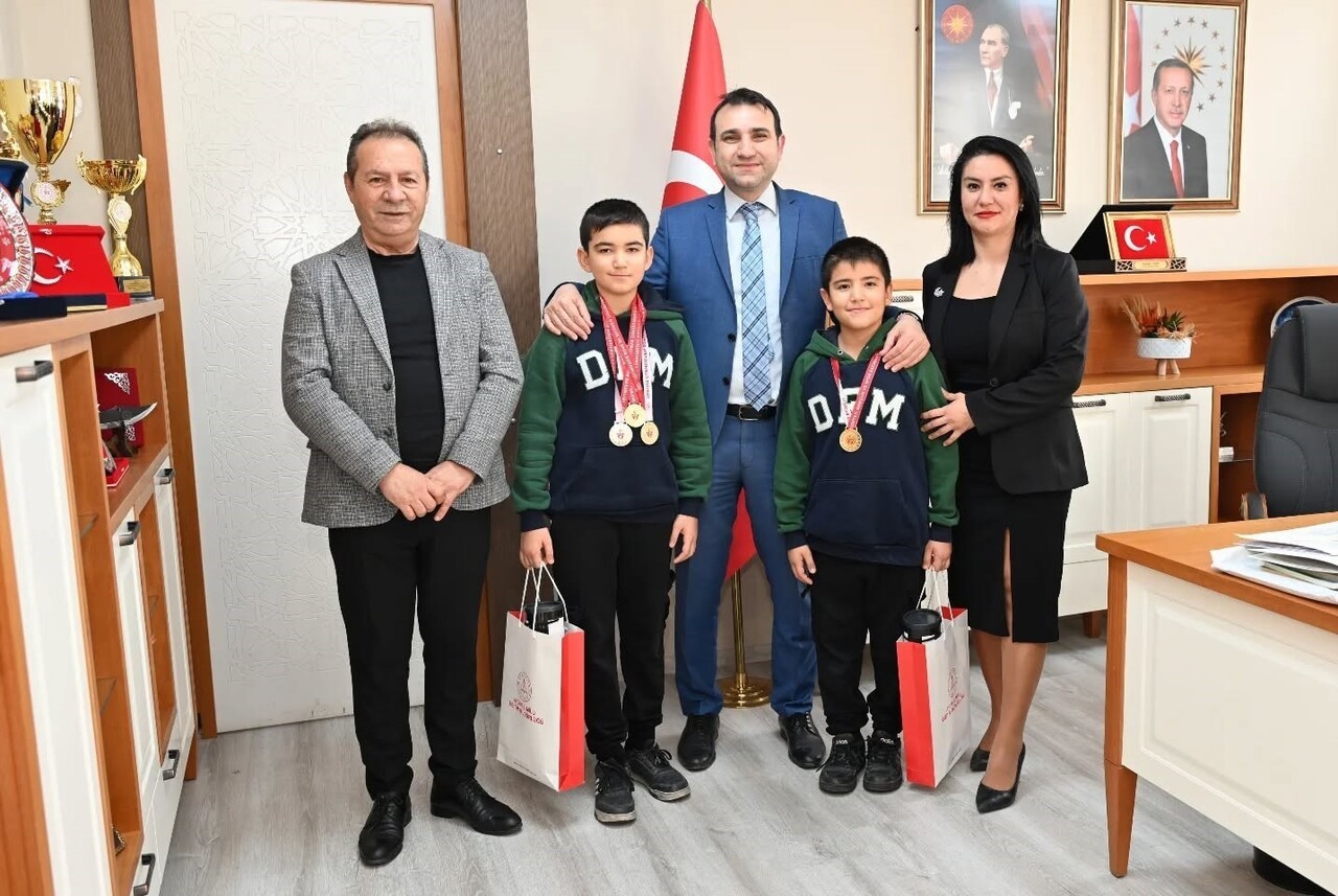 PARALİMPİK YÜZME YARIŞI’NDA İL BİRİNCİSİ OLDULAR