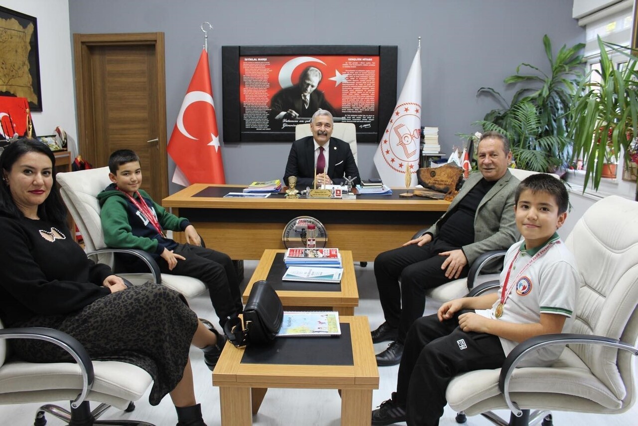 PARALİMPİK YÜZME YARIŞI’NDA İL BİRİNCİSİ OLDULAR