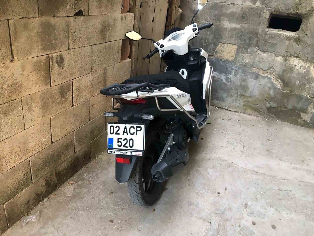 PARK HALİNDEKİ MOTOSİKLET ÇALINDI