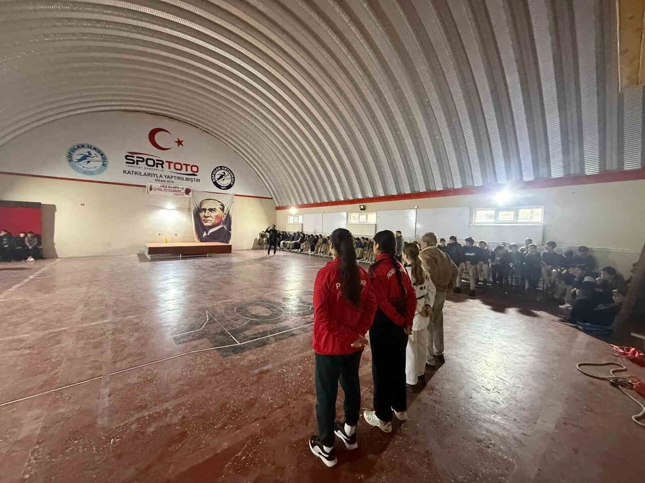 PAZARLAR SPOR LİSESİ ÖĞRENCİLERİ, SOFULAR ORTAOKULU'NDA DÜZENLEDİKLERİ TEKVANDO TANITIM VE GÖSTERİ...