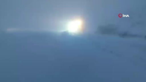 Pervari'de grup köy yolu kar nedeniyle kapandı