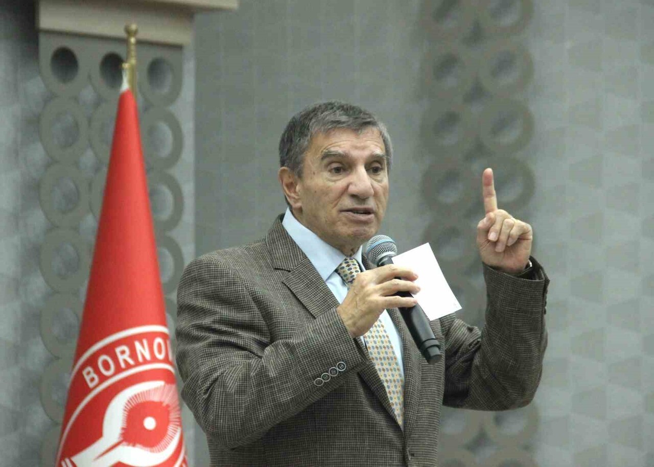 PROF. DR. ÜSTÜN DÖKMEN, AİLE VE OKULDA KALİTELİ İLETİŞİMİN TEMEL UNSURLARINI ANLATTI.