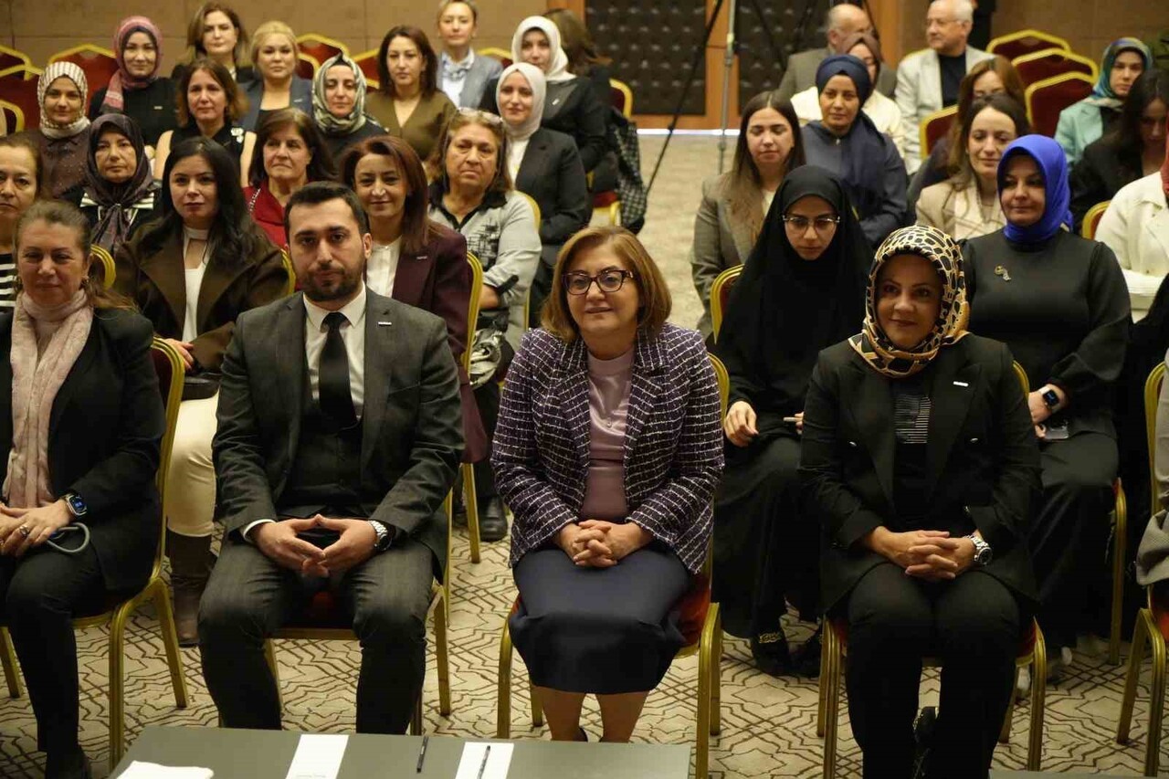 PROGRAMA, TÜRKİYE'NİN DÖRT BİR YANINDAN GELEN DERNEK ÜYESİ KADIN GİRİŞİMCİLER YOĞUN KATILIM...