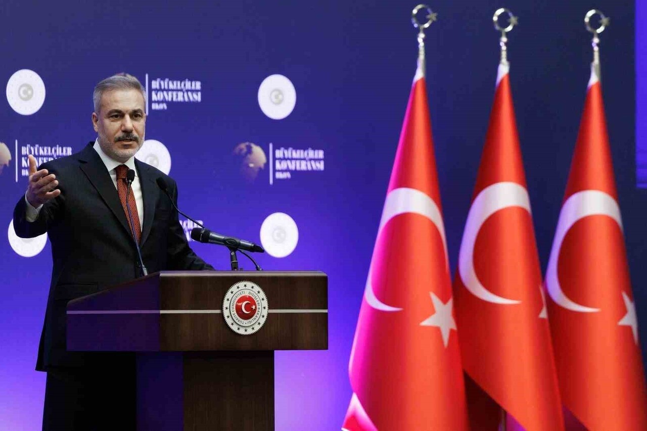 "BARIŞ, İSTİKRAR VE REFAH ÜRETEN DIŞ POLİTİKA" TEMASIYLA DÜZENLENEN 16. BÜYÜKELÇİLER...