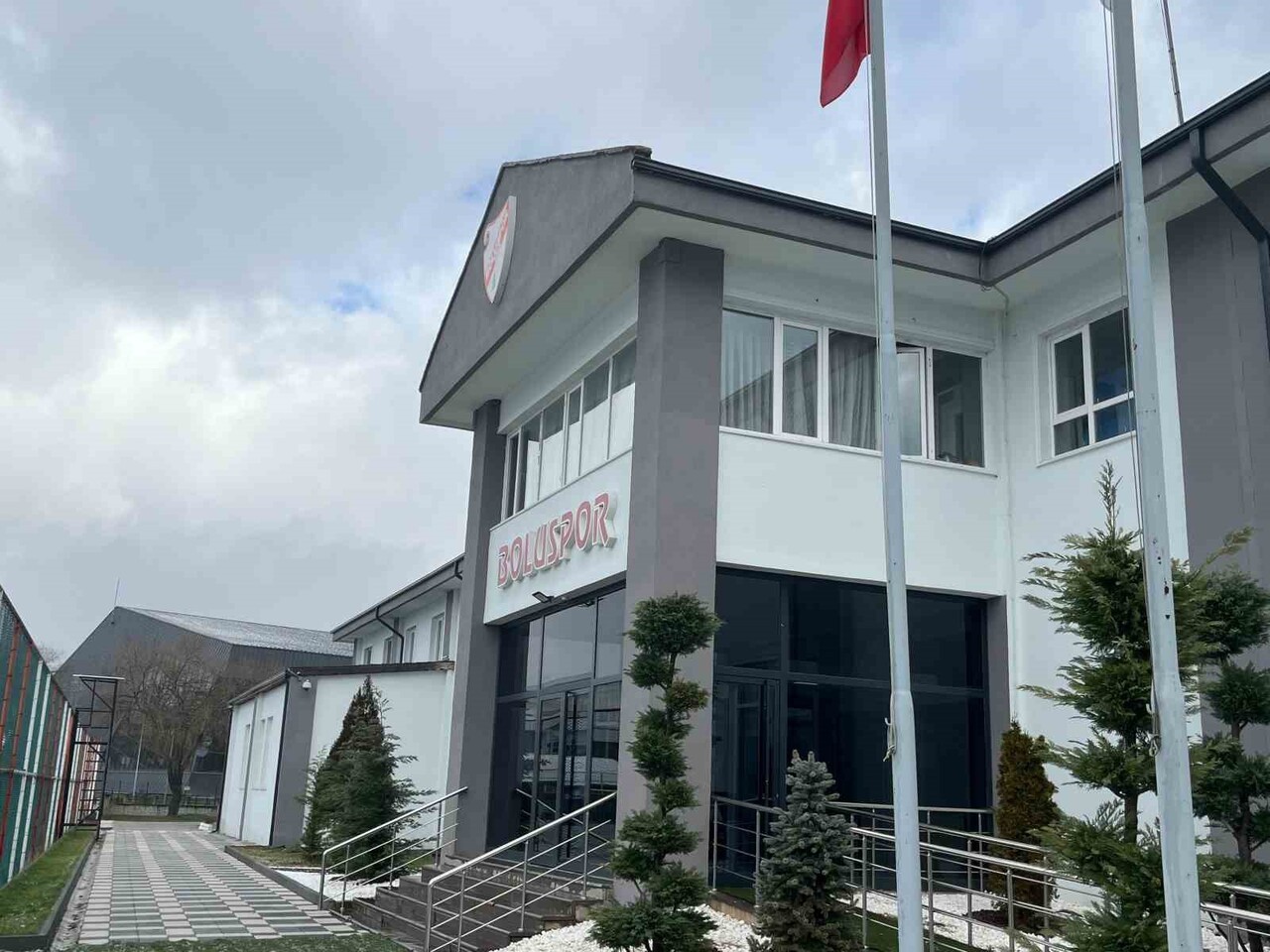 "FUTBOLDA BAHİS" SORUŞTURMASI KAPSAMINDA GÖZALTINA ALINAN BOLUSPORLU ÜÇ FUTBOLCUDAN BİRİ...