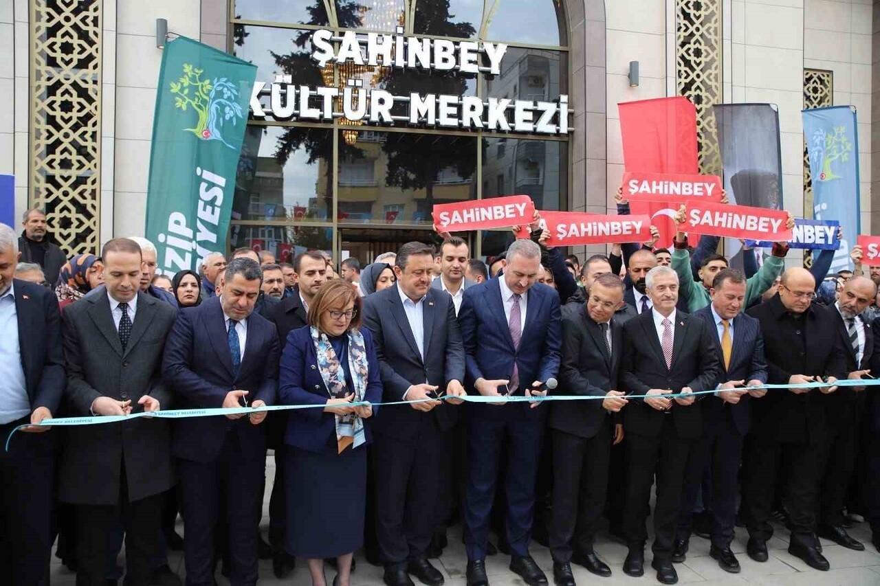 ŞAHİNBEY BELEDİYESİ TARAFINDAN NİZİP İLÇESİNE KAZANDIRILAN KÜLTÜR MERKEZİ, DÜZENLENEN TÖRENLE...