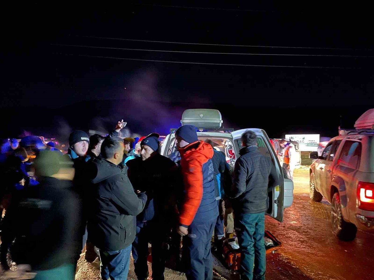 SAKARYA'DA YAYLADA KAYBOLAN VE HEM GECE GÖRÜŞLÜ DRONLARLA HEM DE YAYA OLARAK ARANDIKTAN SAATLER...