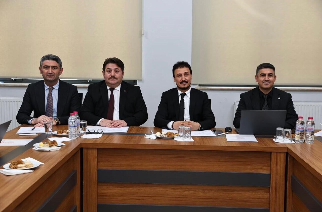 SAKARYA ÜNİVERSİTESİ EĞİTİM FAKÜLTESİ DANIŞMA KURULU, PAYDAŞ KURUMLARLA İŞ BİRLİĞİNİ GÜÇLENDİRECEK...