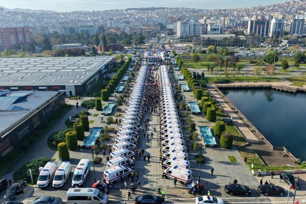 SAMSUN'DA 112 ACİL SAĞLIK HİZMETLERİ EKİPLERİ, 2025 YILINDA GECE-GÜNDÜZ DEMEDEN YÜRÜTTÜKLERİ...