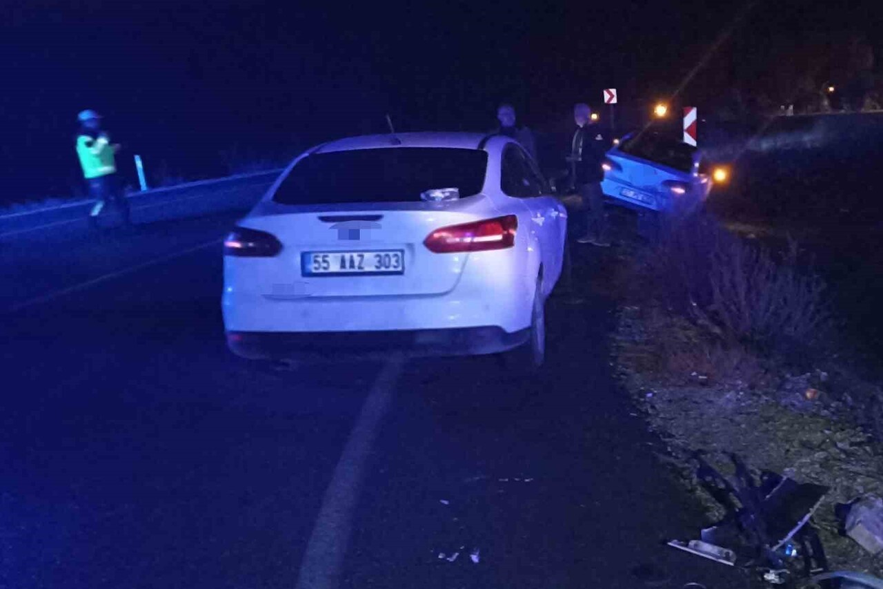 SAMSUN'UN HAVZA İLÇESİNDE 3 ARACIN KARIŞTIĞI TRAFİK KAZASINDA 3 KİŞİ YARALANDI.