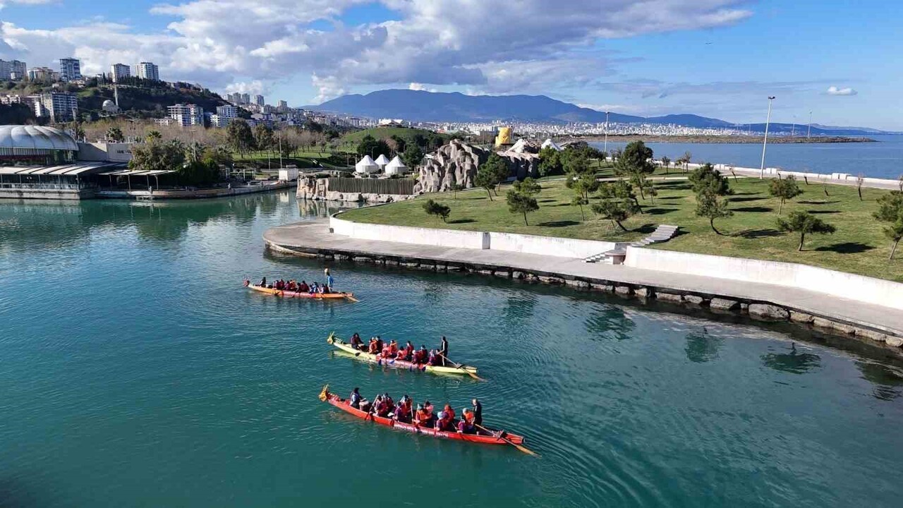 SAMSUN BÜYÜKŞEHİR BELEDİYESİ TARAFINDAN DÜNYA ENGELLİLER GÜNÜ DOLAYISI İLE DÜZENLENEN DRAGON BOT...