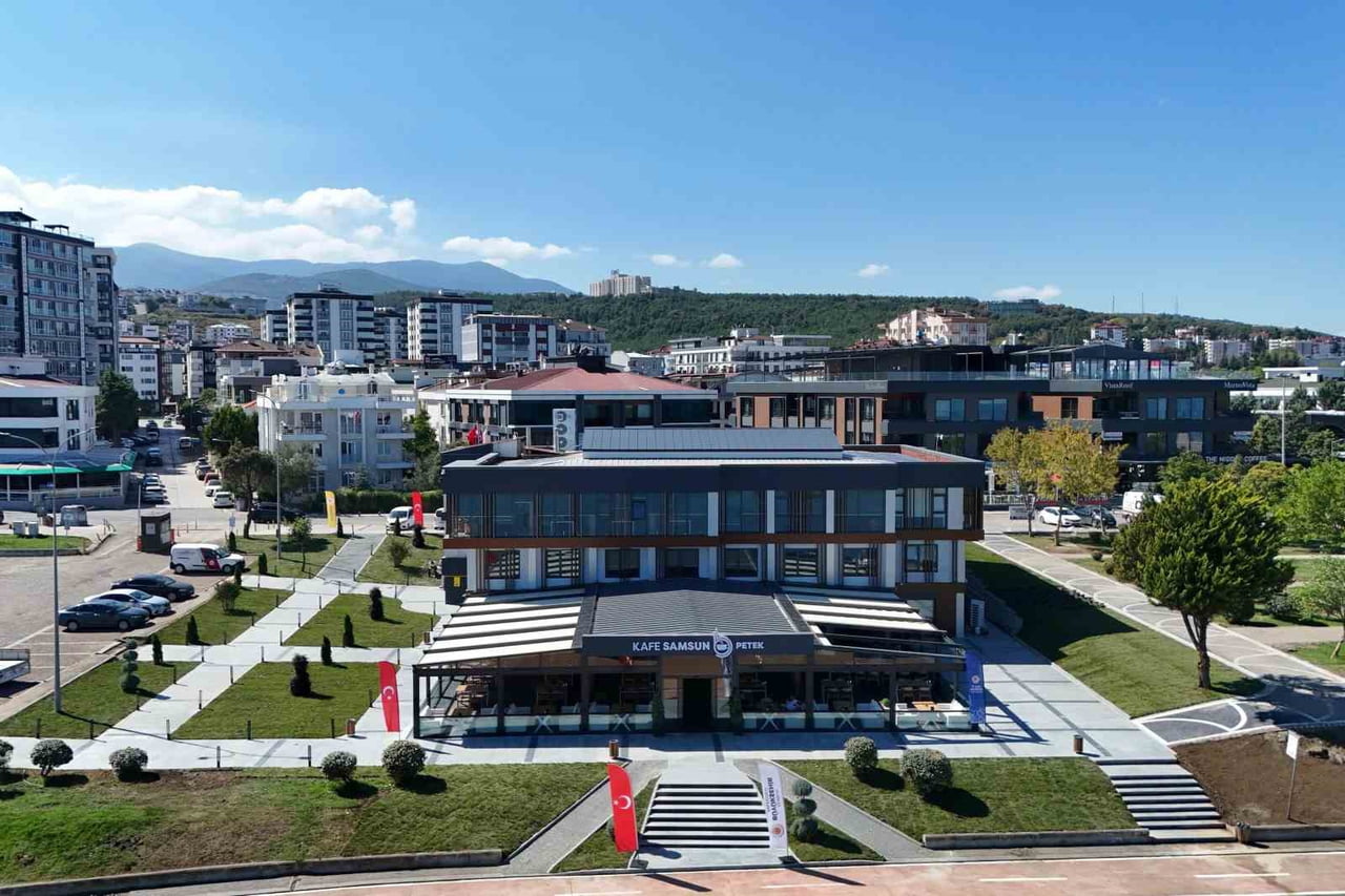 SAMSUN BÜYÜKŞEHİR BELEDİYESİ TARAFINDAN HAYATA GEÇİRİLEN PETEK GENÇ’İN İÇERİSİNDE BULUNAN DİJİTAL...