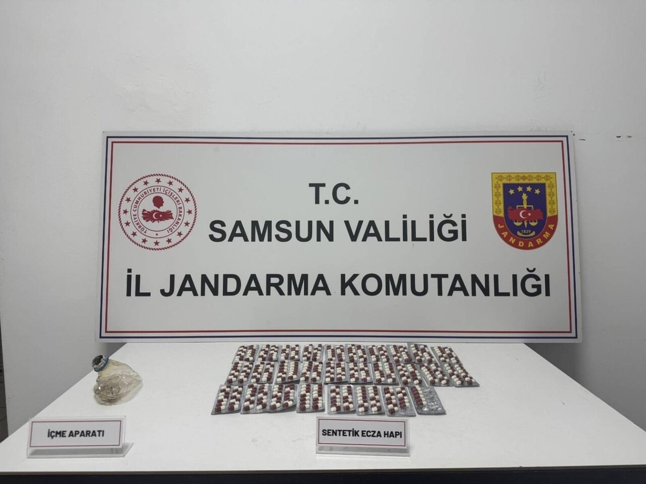 SAMSUN’DA İL JANDARMA KOMUTANLIĞI EKİPLERİNCE UYUŞTURUCU İMAL VE TİCARETİ YAPAN ŞAHISLARA YÖNELİK...