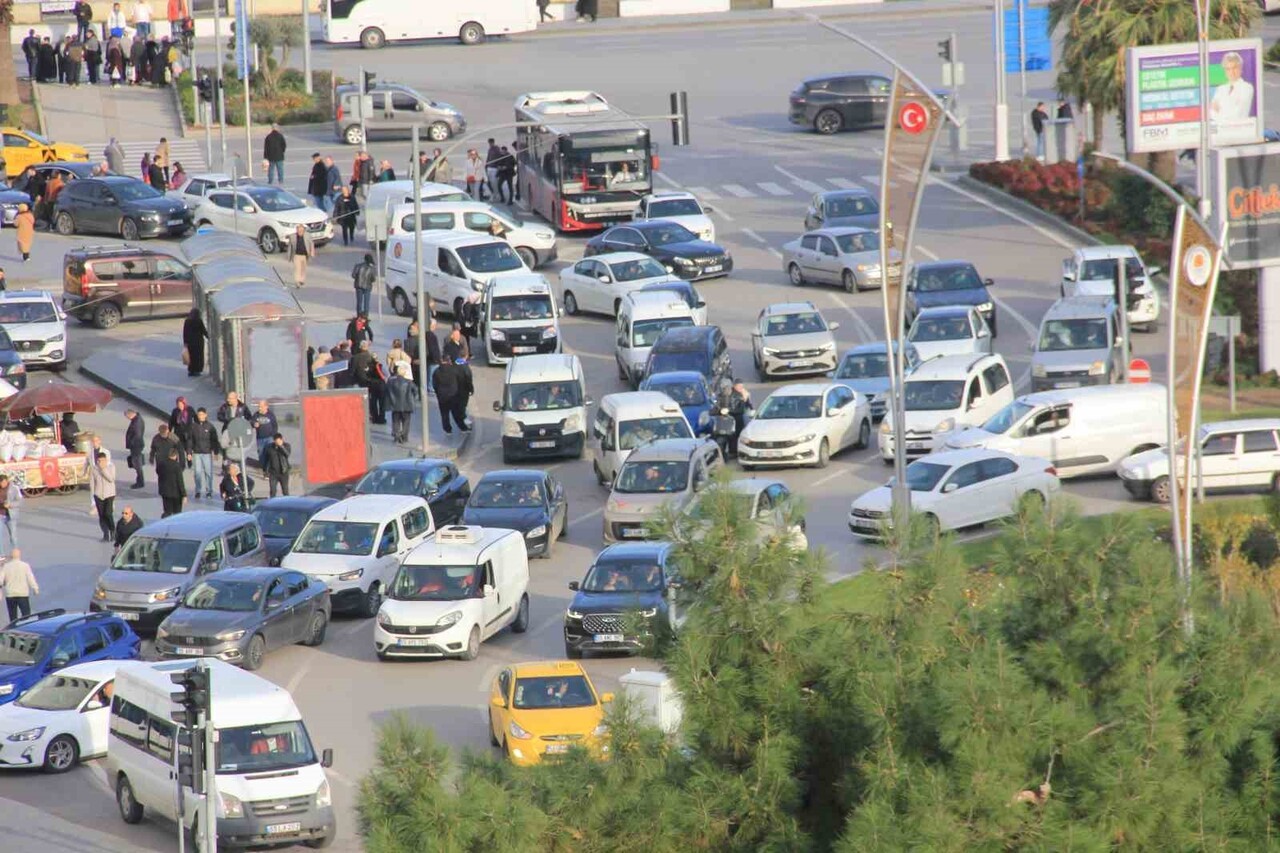 SAMSUN’DA TRAFİĞE KAYITLI MOTORLU KARA TAŞITI SAYISI 532 BİN 670 OLDU.