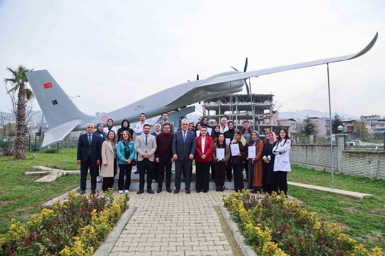 SAMSUN’UN CANİK BELEDİYESİ'NİN KADINLARI YAPAY ZEKÂ ARAÇLARI VE YENİLİKÇİ TEKNOLOJİLERLE...