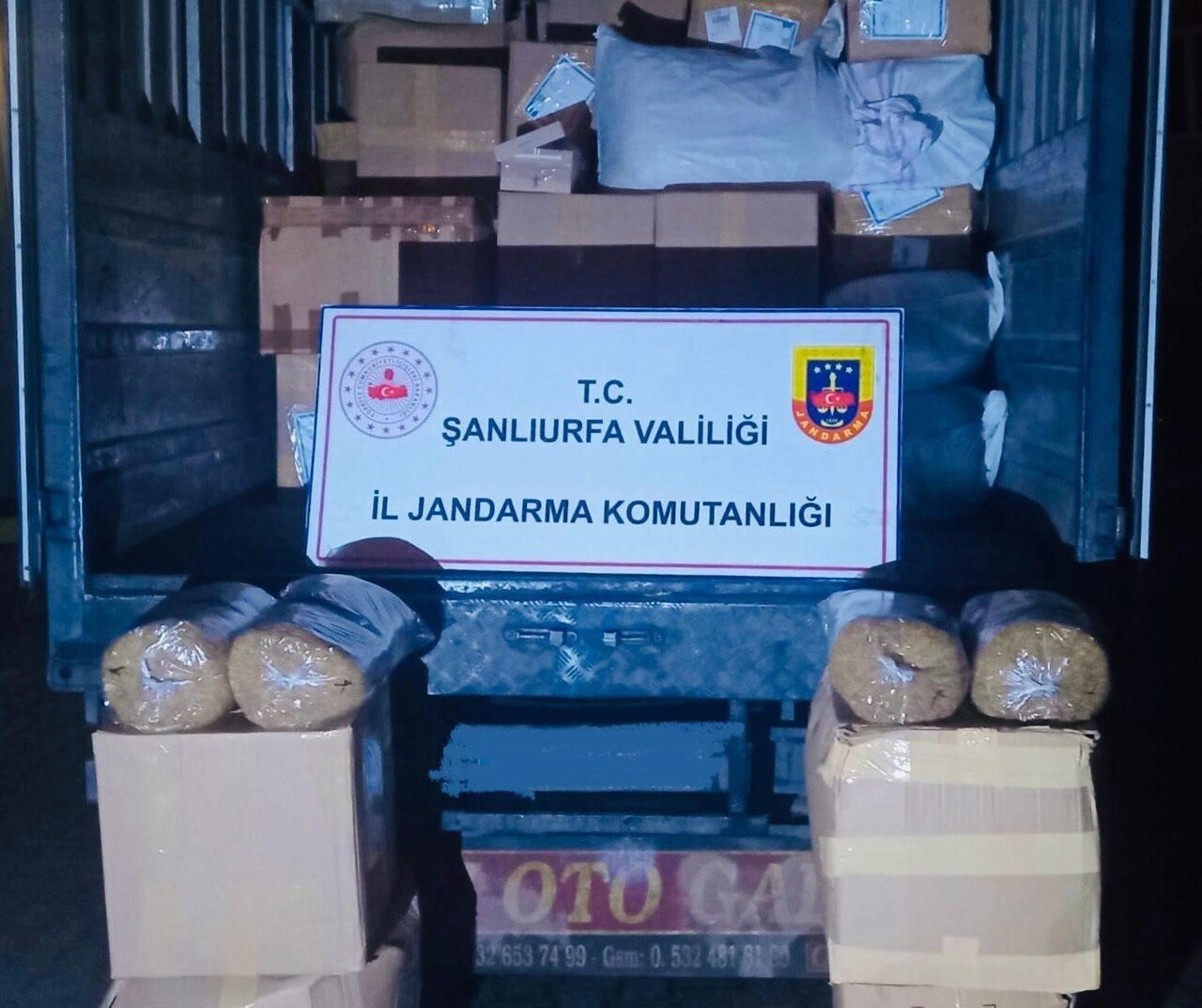 ŞANLIURFA İL JANDARMA KOMUTANLIĞI EKİPLERİ SİVEREK İLÇESİNDE DÜZENLEDİĞİ OPERASYONDA, PİYASA...