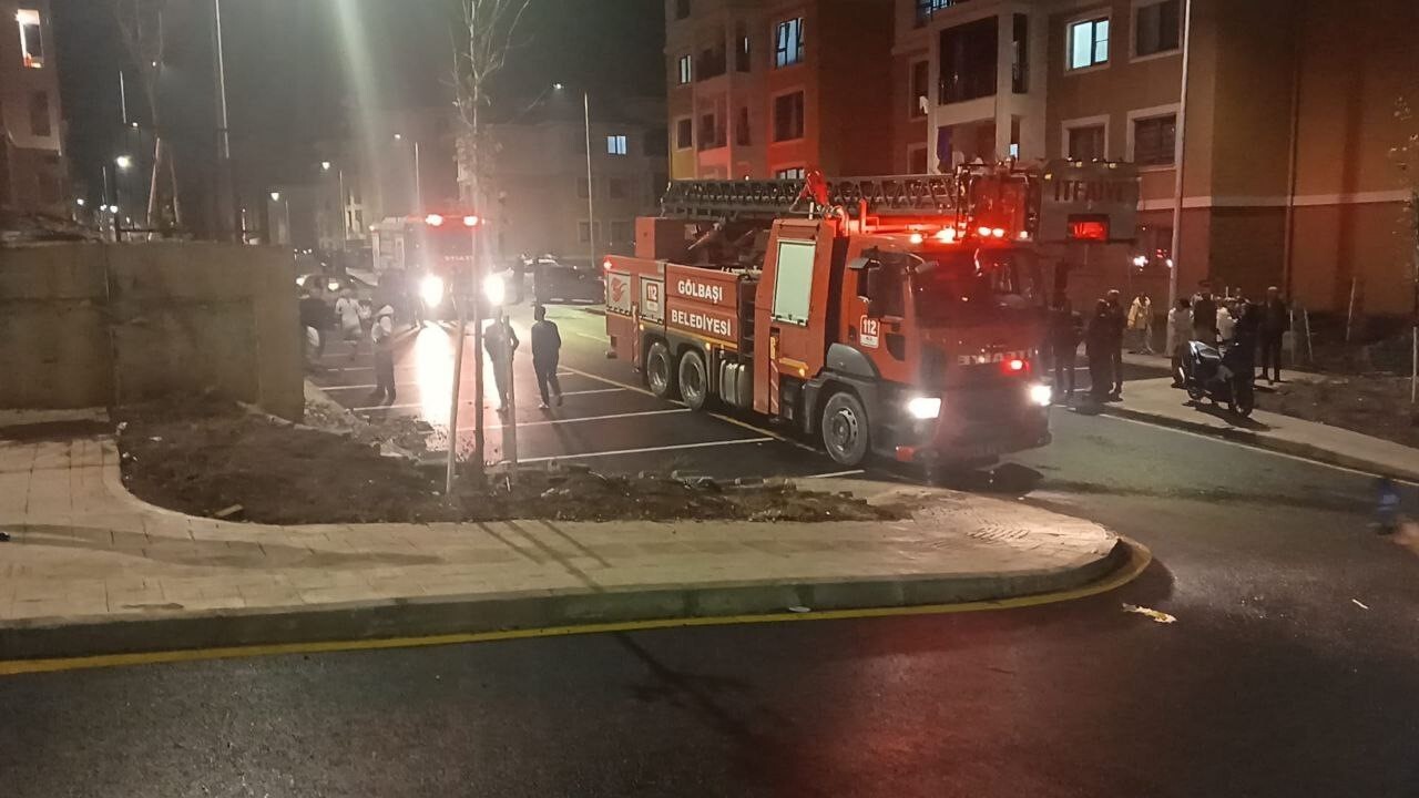 ŞARJDA BIRAKILAN CEP TELEFONUN BATARYASI PATLADI