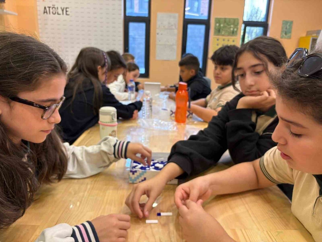 ŞEHİT MÜHENDİS ZAHİDE GÜÇLÜ EKİCİ BİLİM MERKEZİ, ÜCRETSİZ EĞİTİMLERİ VE ZENGİN ATÖLYE...