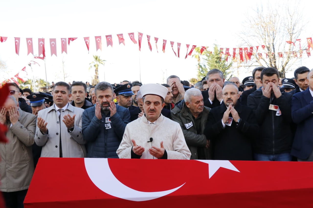 ŞEHİT POLİS MEMURU TURGUT KÜLÜNK, MEMLEKETİ DÜZCE'NİN AKÇAKOCA İLÇESİNDE DÜZENLENEN CENAZE...