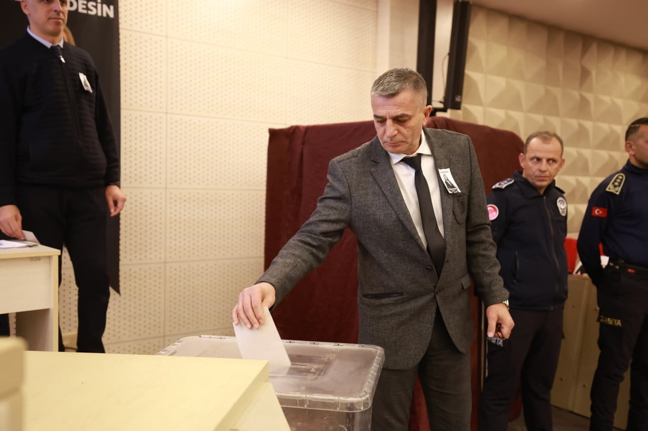 ŞEHZADELER BELEDİYESİNİN YENİ BELEDİYE BAŞKANI 54 YAŞINDAKİ MALİ MÜŞAVİR HAKAN ŞİMŞEK...