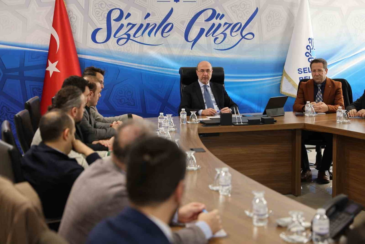 SELÇUKLU BELEDİYE BAŞKANI AHMET PEKYATIRMACI, "BELEDİYECİLİK HİZMETLERİNİ YÜRÜTÜRKEN DİJİTAL ÇAĞIN...