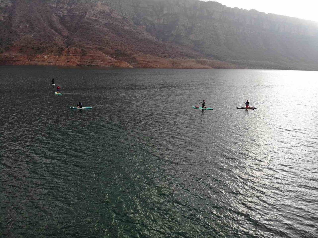 SİİRT'TE KANO VE SUP SEVERLER, BOTAN VADİSİ MİLLİ PARKI'NDA DOĞANIN TADINI ÇIKARTIYOR