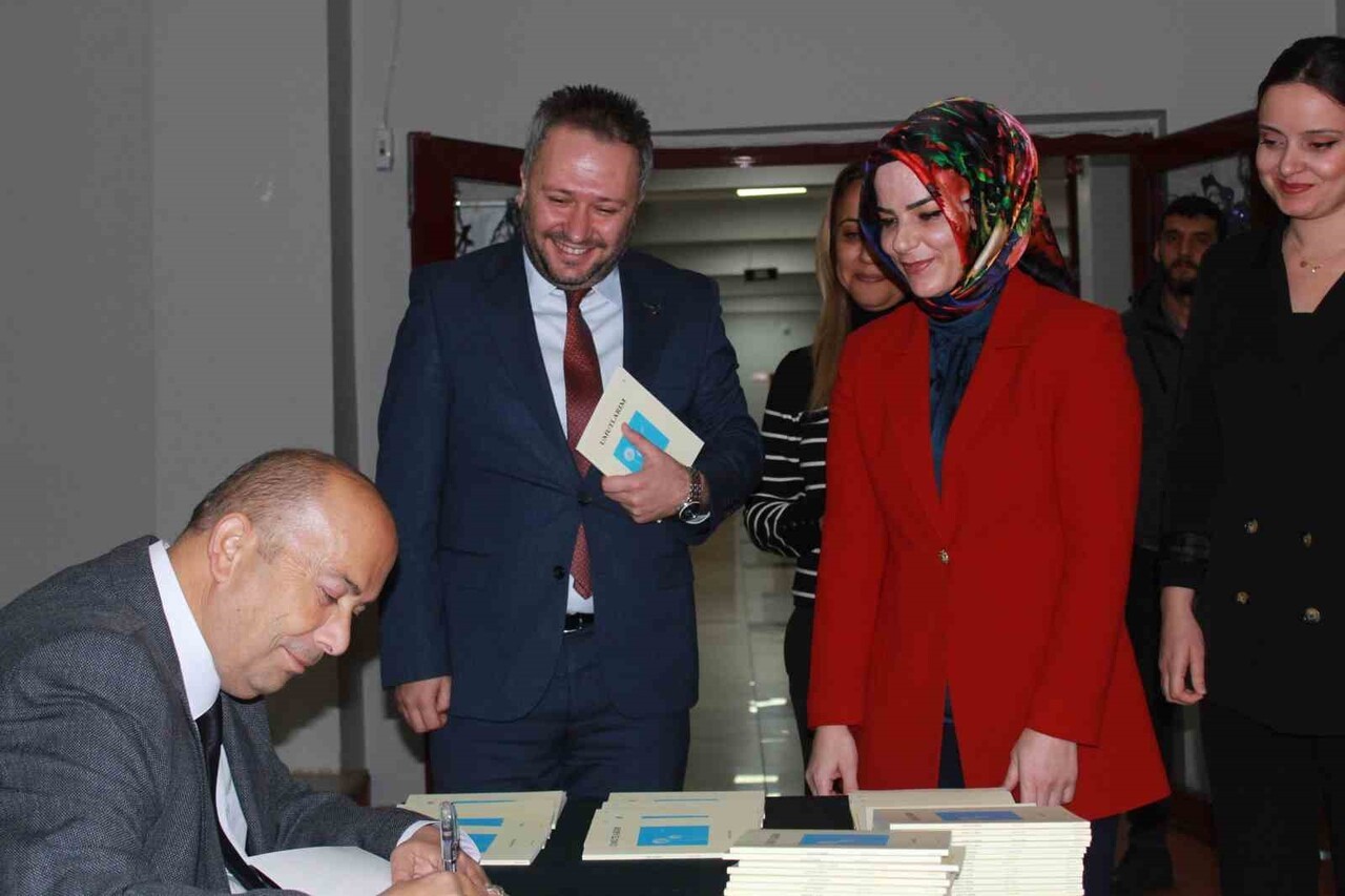 SİİRT AİLE VE SOSYAL HİZMETLER İL MÜDÜRLÜĞÜ,  50 YAŞINDAKİ ENGELLİ VATANDAŞIN KİTAP YAZMA HAYALİNİ...