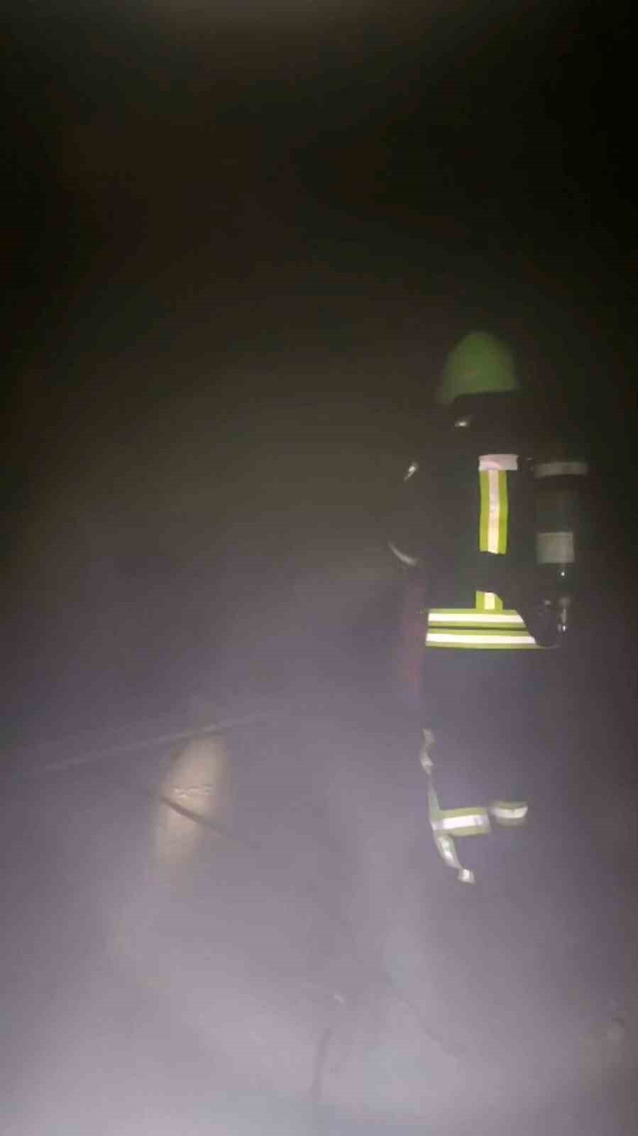 SİİRT’İN KURTALAN İLÇESİNDE BİR APARTMANDA ÇIKAN YANGIN SÖNDÜRÜLDÜ.