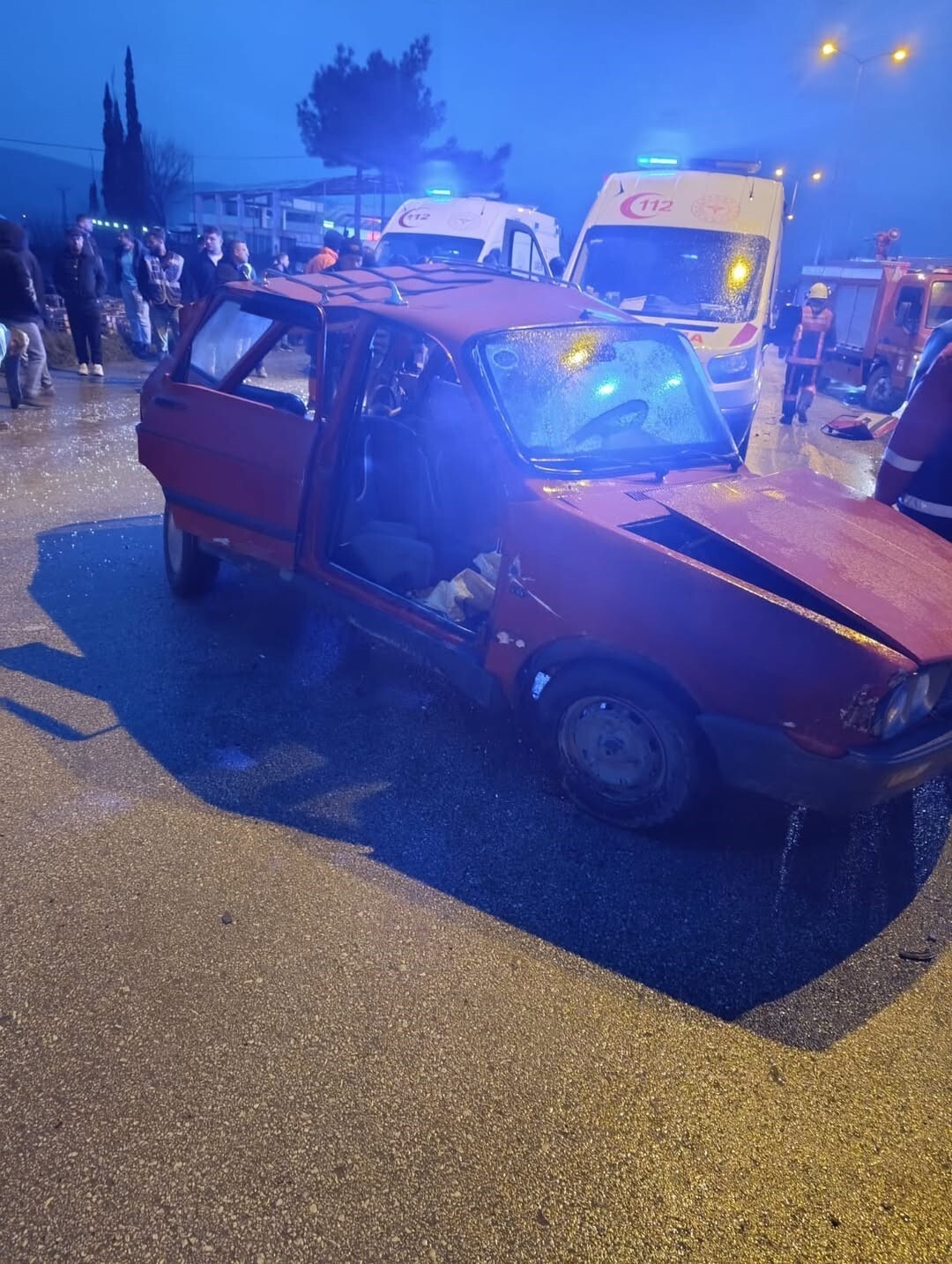 SİNOP'UN BOYABAT İLÇESİNDE SERVİS MİNİBÜSÜ İLE OTOMOBİLİN ÇARPIŞTIĞI KAZADA 1 KİŞİ HAYATINI...