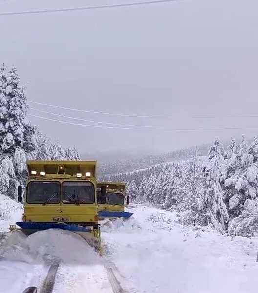 SİNOP'UN YÜKSEK KESİMLERİ KAR YAĞIŞIYLA BEYAZA BÜRÜNDÜ