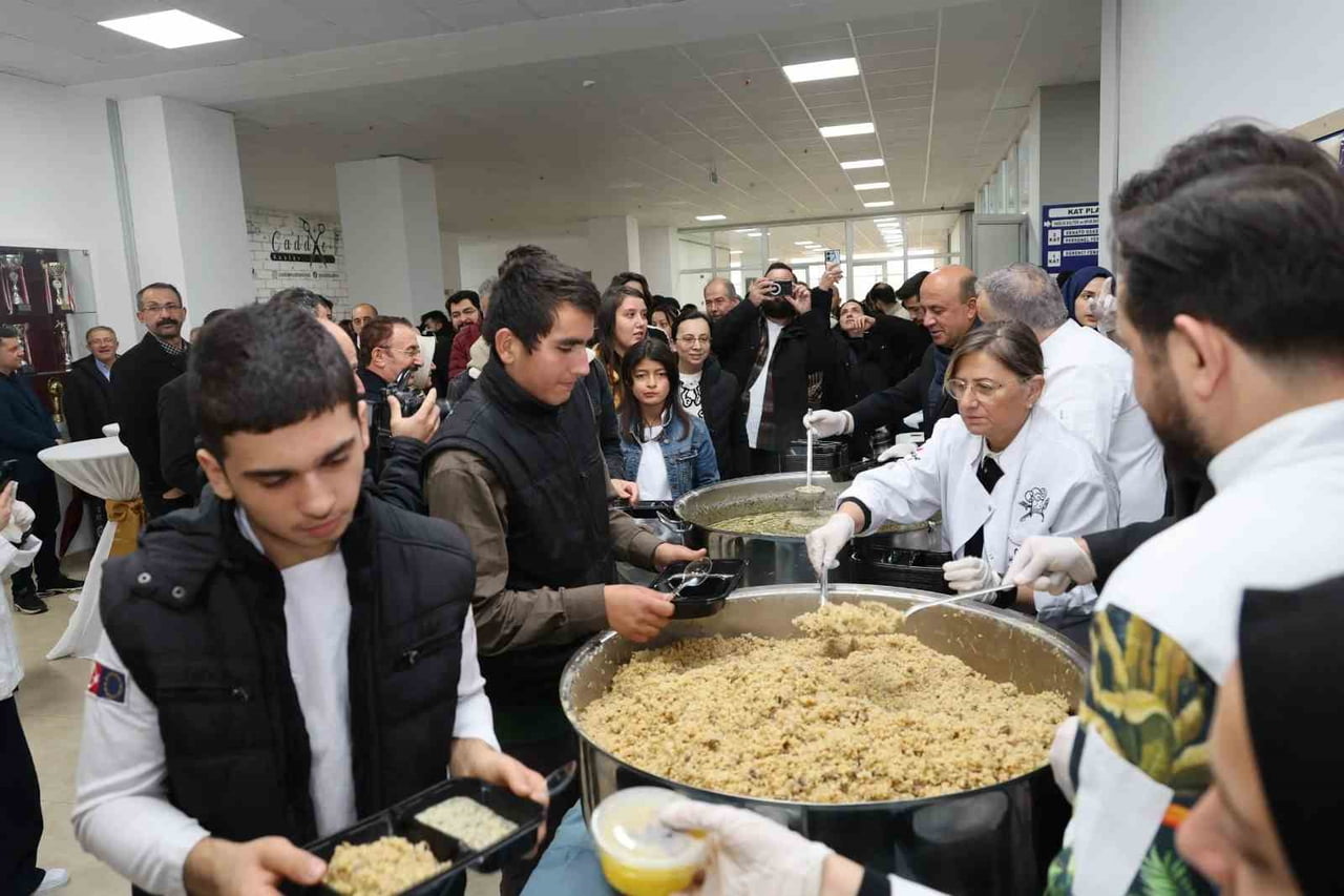 SİNOP ÜNİVERSİTESİ TURİZM FAKÜLTESİ İLE SİNOP VE SİNOPLULAR GASTRONOMİ DERNEĞİ İŞ BİRLİĞİNDE...