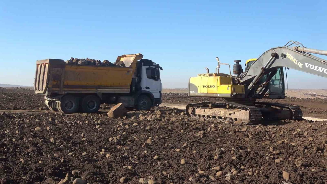 ŞIRNAK’IN İDİL İLÇESİNDE ATIL DURUMDA BULUNAN TAŞLIK ARAZİLER, ŞIRNAK VALİLİĞİ ÖNCÜLÜĞÜNDE...