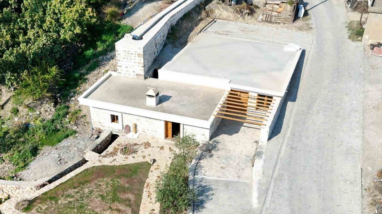 ŞIRNAK MERKEZE BAĞLI KUMÇATI BELDESİ'NDE 1850'LU YILLARA UZANAN TARİHİ BİR DEĞİRMENİN KÜLLERİNDEN...