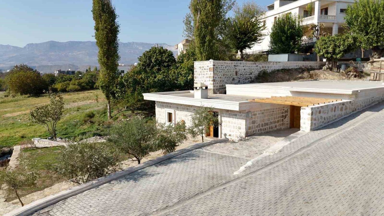 ŞIRNAK MERKEZE BAĞLI KUMÇATI BELDESİ'NDE 1850'LU YILLARA UZANAN TARİHİ BİR DEĞİRMENİN KÜLLERİNDEN...