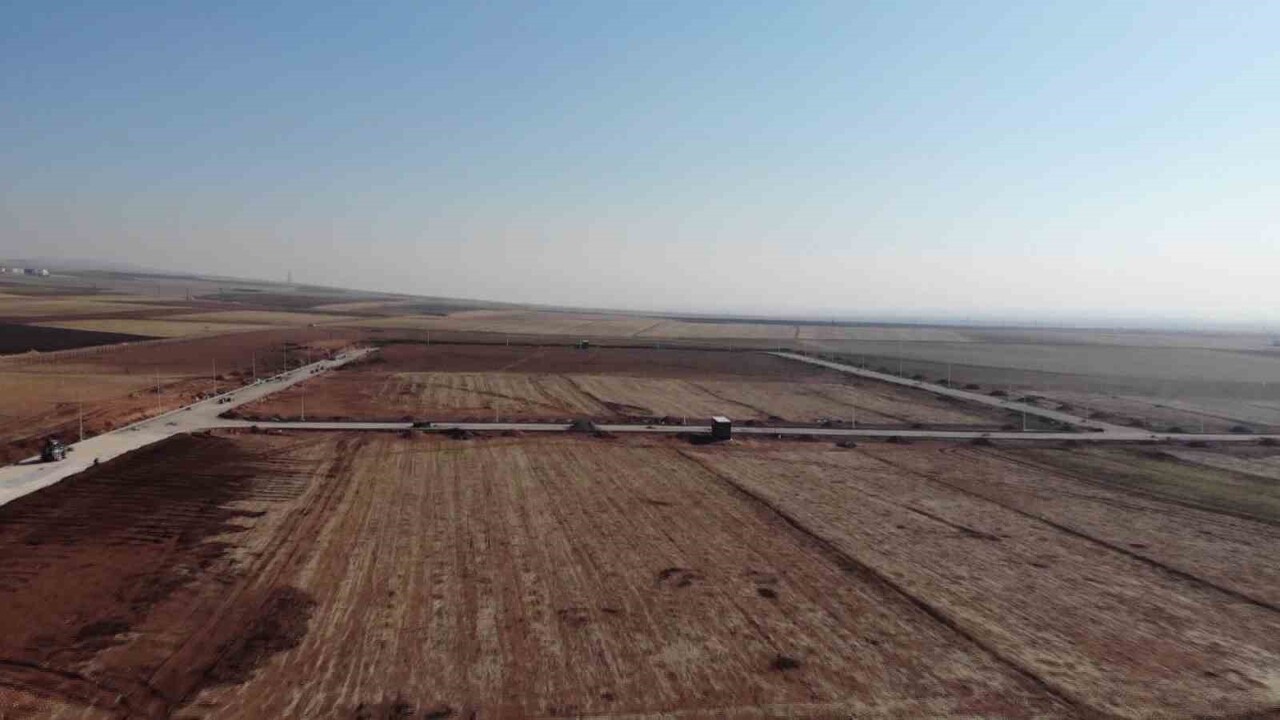 ŞIRNAK TARIM VE ORMAN MÜDÜRÜ OKTAY SEZGİN, 946 DEKARLIK DEVASA ALANDA KURULACAK SERALARIN, BİN...