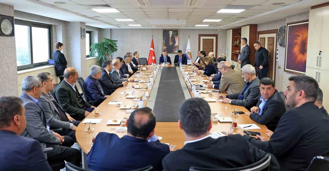 ŞIRNAK TSO YÖNETİM KURULU BAŞKANI OSMAN GELİŞ VE MECLİS BAŞKANI ZEKERİYA ÖKTEN BAŞKANLIĞINDAKİ...