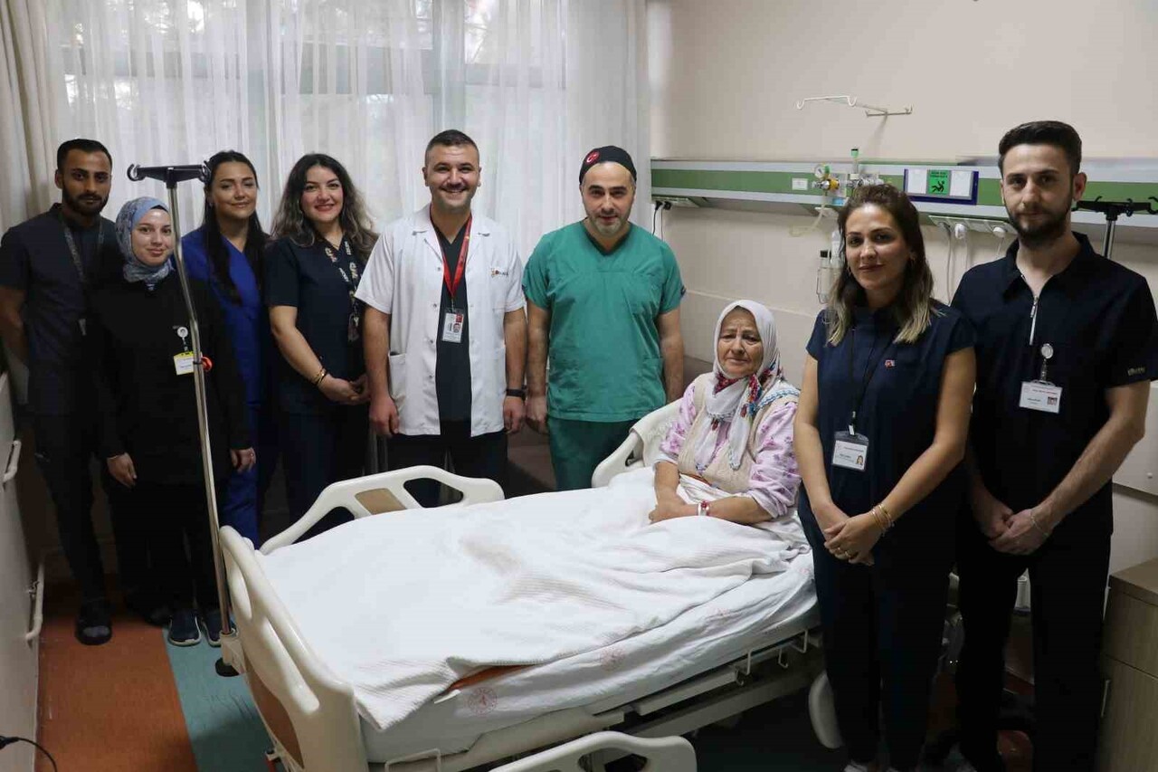 SİVAS DEVLET HASTANESİ DOKTORLARI, B GRUBU İKİNCİ BASAMAK STATÜSÜNDE OLMASINA RAĞMEN İLK KEZ...