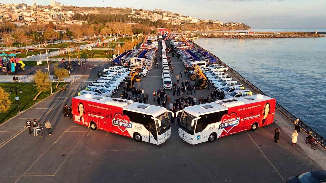 SÜLEYMANPAŞA SAHİL DOLGU ALANI'NDA DÜZENLENEN LANSMANDA, SATIN ALINAN 423 ARAÇTAN 180'İ...