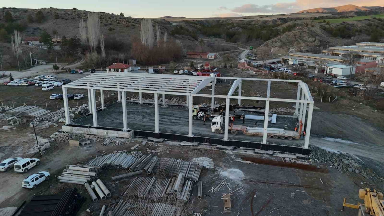 SUNGURLU BELEDİYESİ TARAFINDAN TEMELİ ATILAN VE İLÇENİN EKMEK İHTİYACINI KARŞILAYACAK OLAN HALK...