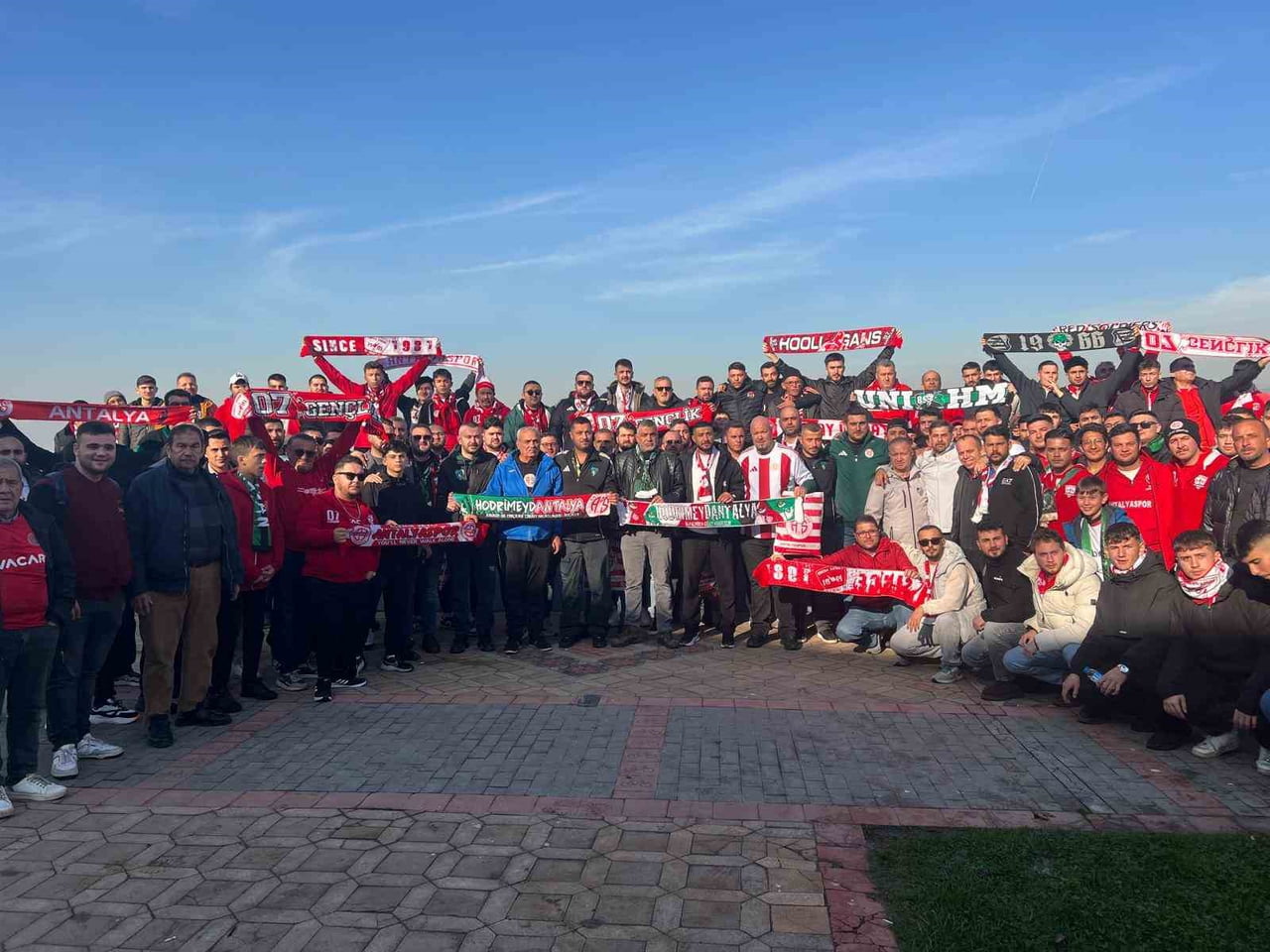 SÜPER LİG’DE KOCAELİSPOR’UN ANTALYASPOR’U AĞIRLAYACAĞI MAÇ ÖNCESİNDE İZMİT’E GİDEN MİSAFİR TAKIM...