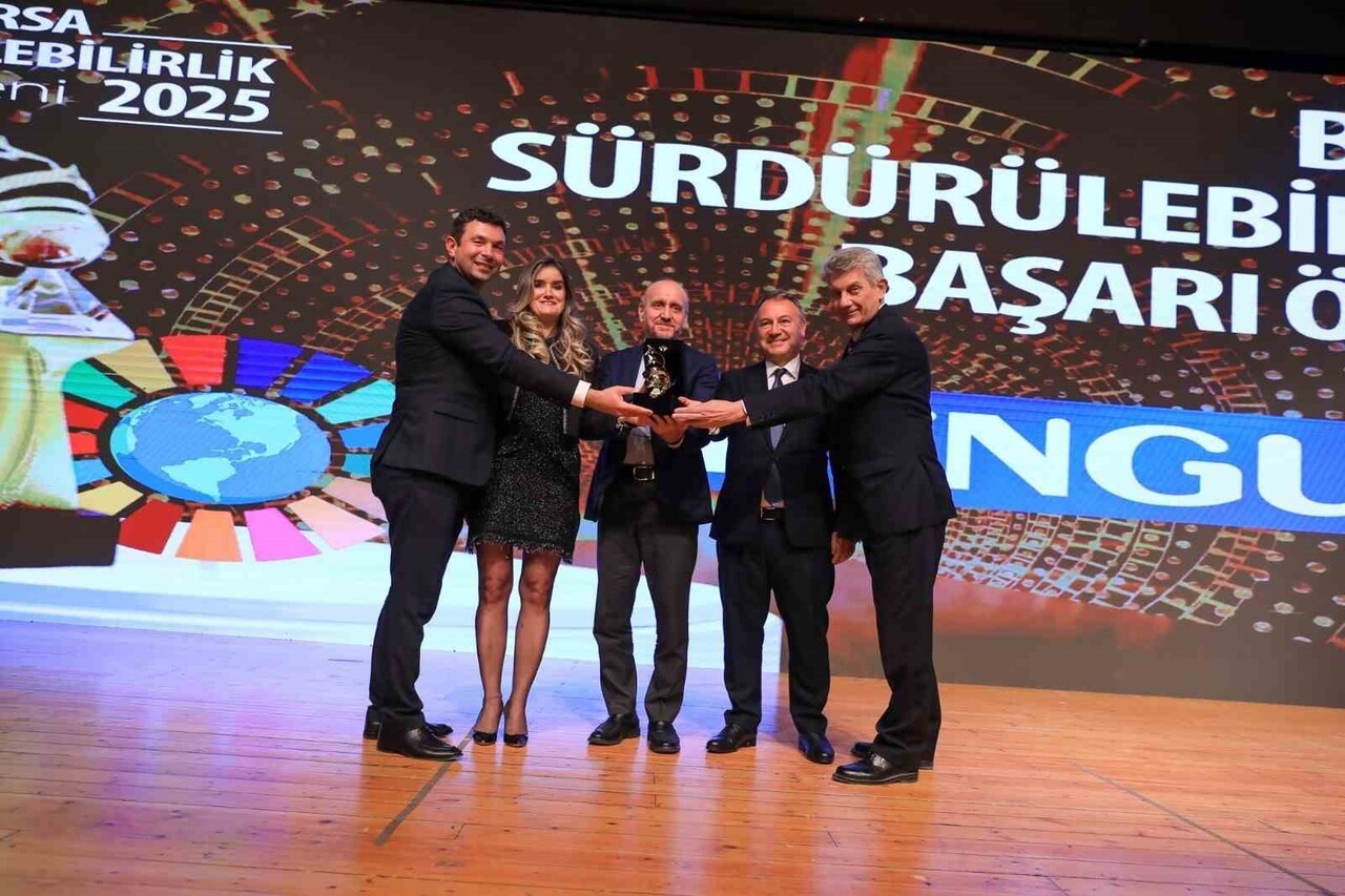 SÜRDÜRÜLEBİLİR TARIM VE ÜRETİM UYGULAMALARI İLE TÜRKİYE’DE TARIMIN VE TARIMA DAYALI ENDÜSTRİLERİN...