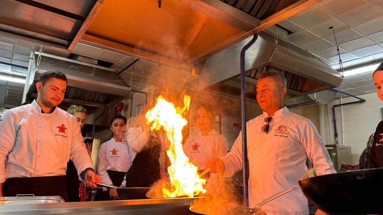 TARSUS BELEDİYESİ BÜNYESİNDE ÜRETİLEN İSTİRİDYE MANTARLARI, MERSİN ÜNİVERSİTESİ GASTRONOMİ BÖLÜMÜ...