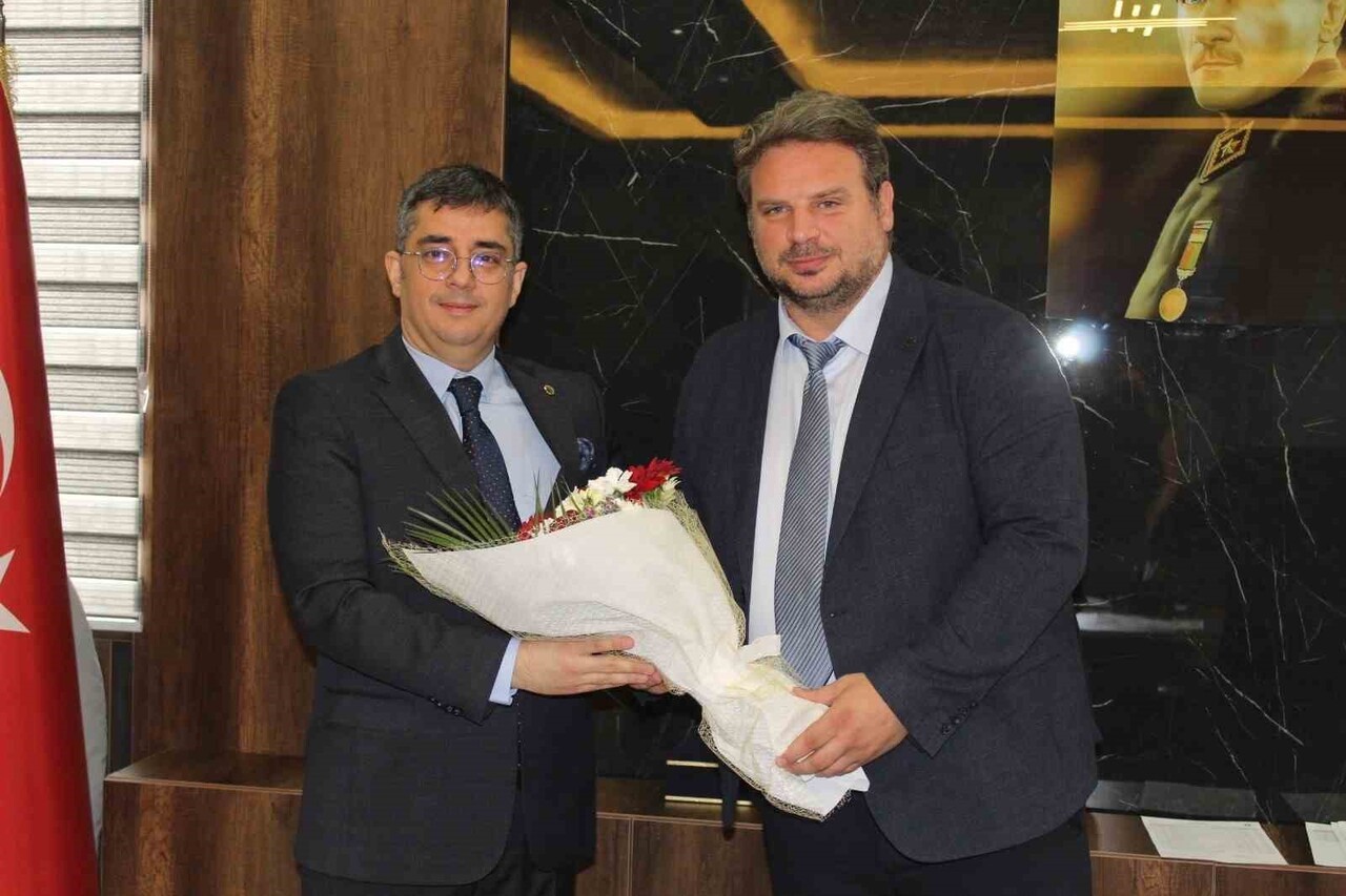 TATVAN DEVLET HASTANESİ BAŞHEKİMLİĞİ GÖREVİNE UZM. DR. BARIŞ SARIÇOBAN GETİRİLDİ.