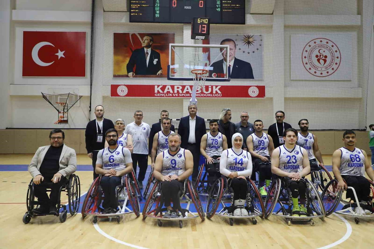 TEKERLEKLİ SANDALYE BASKETBOL SÜPER LİGİ’NDE MÜCADELE EDEN KARABÜK DEMİR KARTAL SPOR KULÜBÜ...