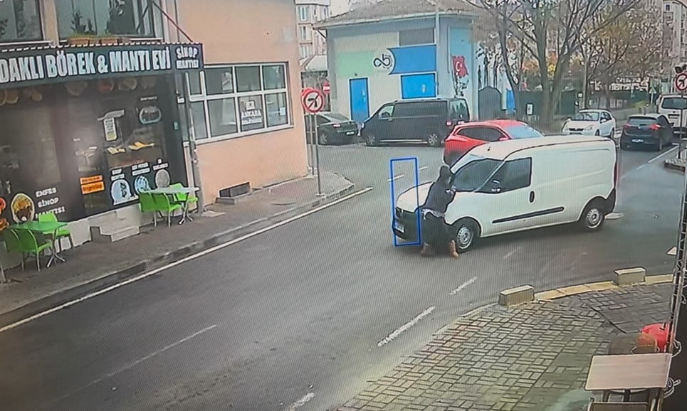 TEKİRDAĞ'IN ÇORLU İLÇESİNDE YOLUN KARŞI TARAFINA GEÇMEYE ÇALIŞAN YAYANIN, ARACIN ÇARPMASI SONUCU...