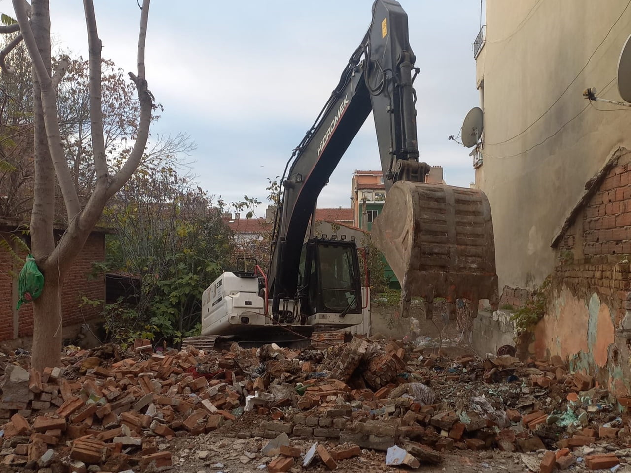 TEKİRDAĞ İL EMNİYET MÜDÜRLÜĞÜ’NDEN METRUK ALANLARA YÖNELİK KAPSAMLI MÜDAHALE