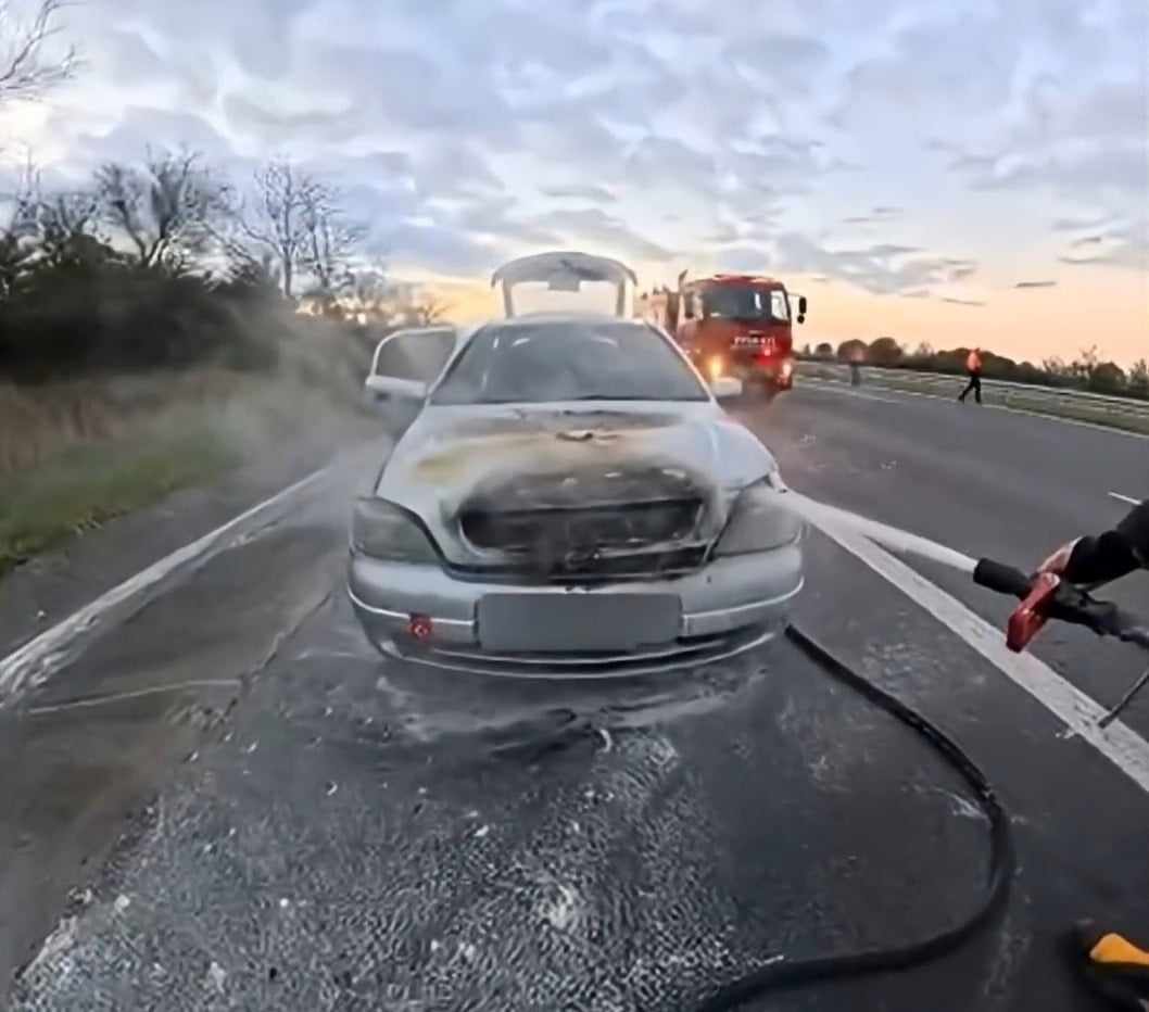 TEKİRDAĞ İLE KIRKLARELİ İL SINIRINDA SEYİR HALİNDEKİ BİR ARAÇTA ÇIKAN YANGINA EKİPLER EN KISA...