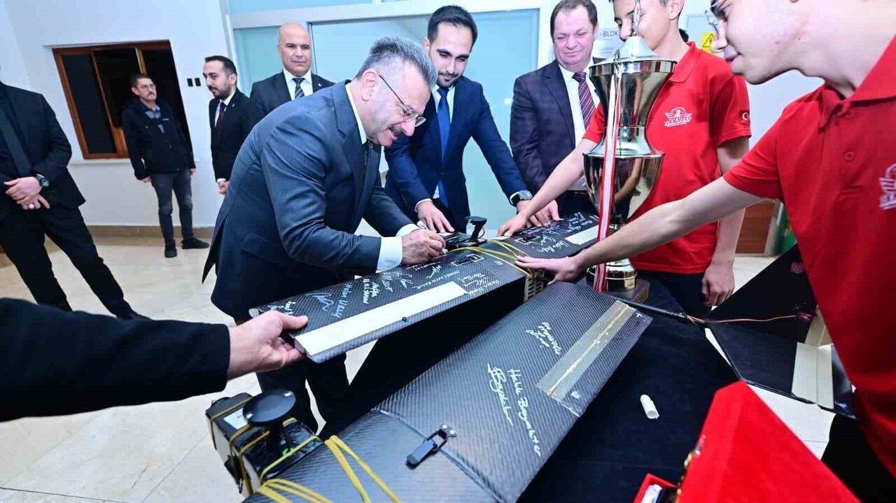 TEKNOFEST 2025 KAPSAMINDA İSTANBUL’DA DÜZENLENEN YARIŞMALARDA DERECE ELDE EDEN ESKİŞEHİRLİ...